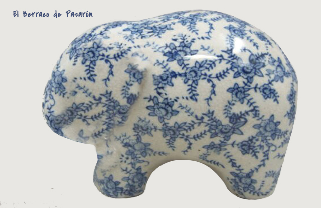 Coleccionables-chino-azul-y-blanco-porcelana-mano-pintura-flores-elefante-estatuas copia